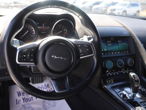 Used 2020 Jaguar F-TYPE SVR image 20