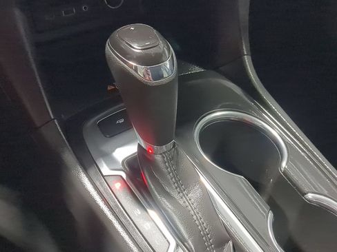 Used 2020 Chevrolet Equinox Premier FWD image 36