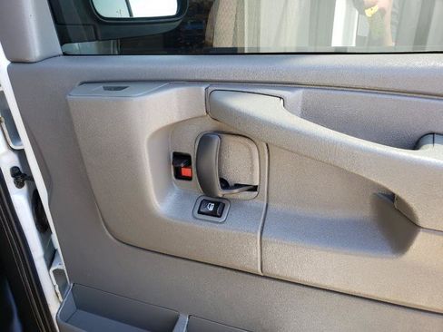 Used 2014 GMC Savana 2500 RWD image 20
