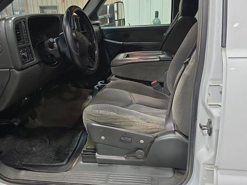 Used 2003 Chevrolet Silverado 3500 LS w/ Skid Plate Package image 8