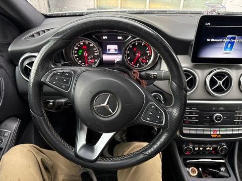 Used 2018 Mercedes-Benz GLA 250 4MATIC image 5