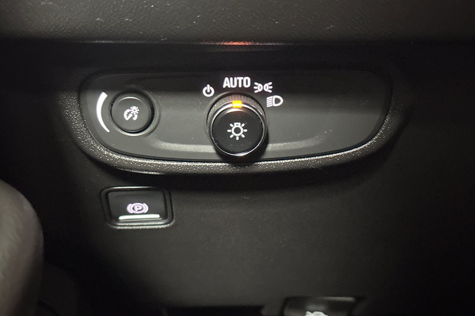 Used 2022 GMC Terrain SLE w/ Driver Convenience Package FWD image 42