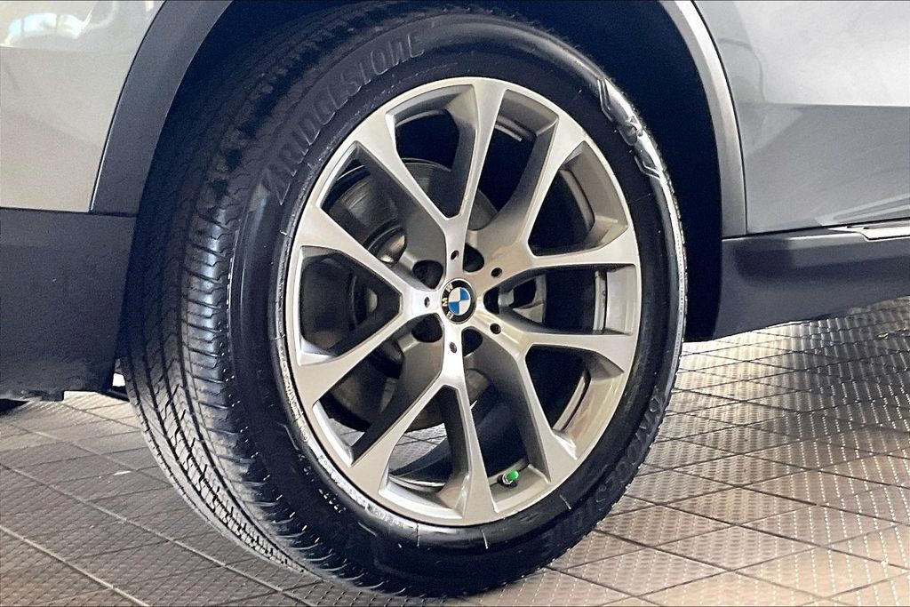 Used 2026 BMW X5 xDrive40i AWD/4WD image 35