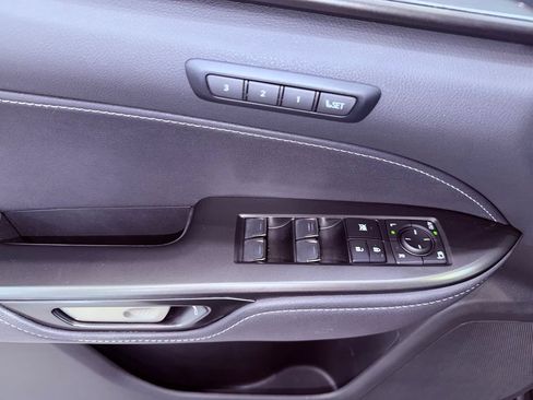 Used 2025 Lexus NX 250 FWD w/ Accessory Package (Z2) image 19