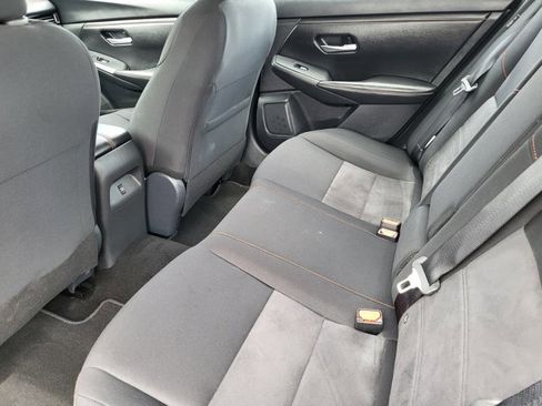 Certified 2025 Nissan Sentra SR w/ Midnight Edition FWD image 19