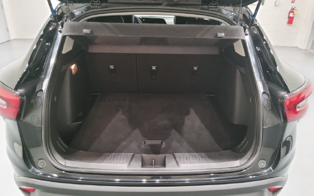 Used 2025 Chevrolet Trax LT FWD image 13