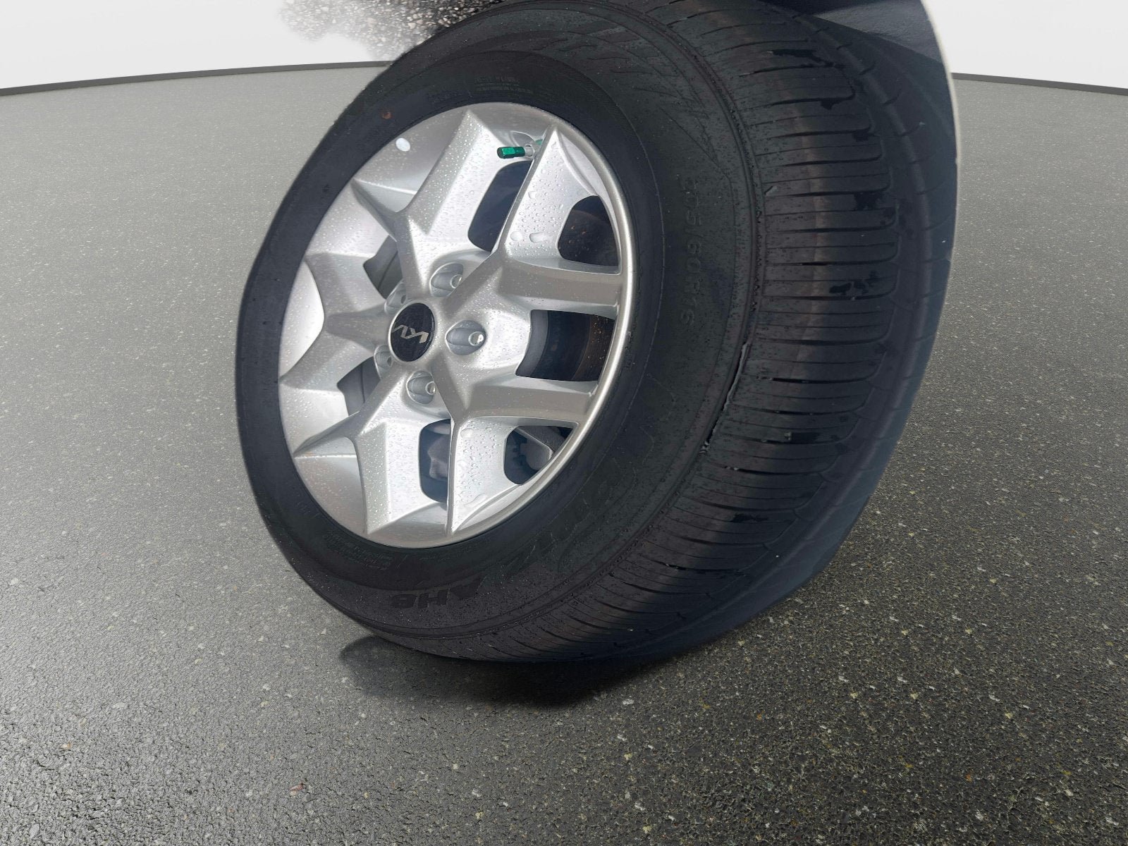 Certified 2025 Kia Soul LX w/ LX Technology Package FWD image 33