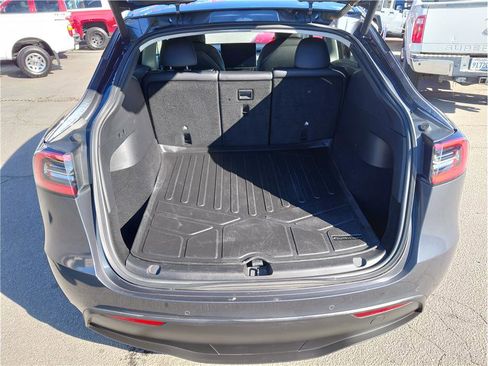 Used 2021 Tesla Model Y Performance image 11