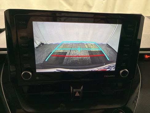 Used 2022 Toyota Corolla LE image 17