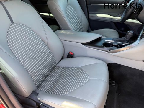 Used 2021 Toyota Camry SE w/ Convenience Package FWD image 10