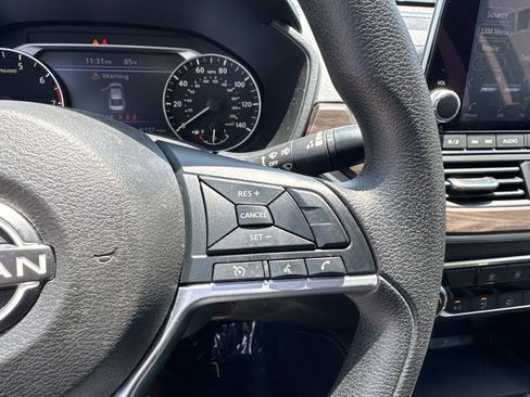 Used 2023 Nissan Altima 2.5 SV image 18