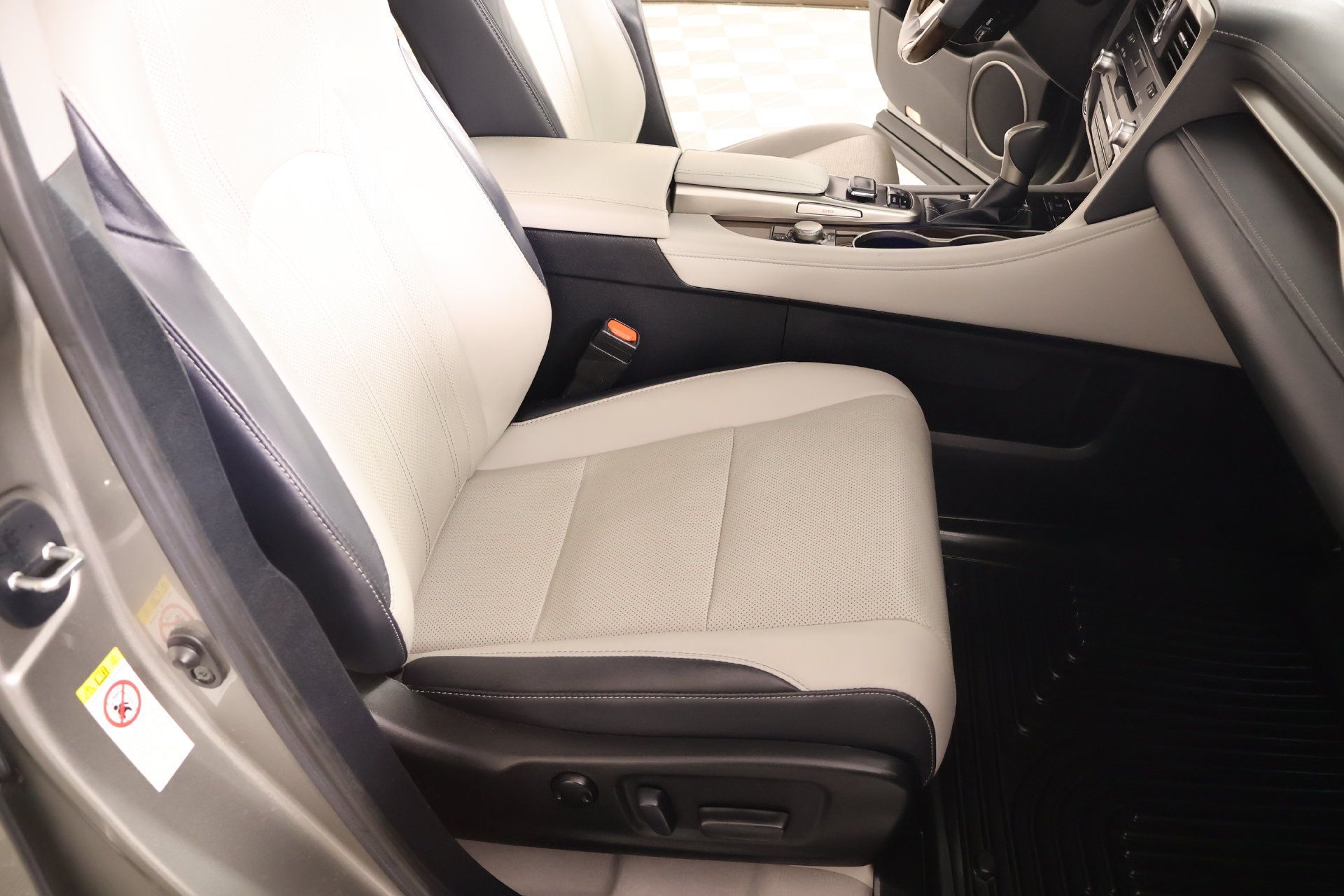 Used 2018 Lexus RX 350 FWD w/ Premium Package image 14