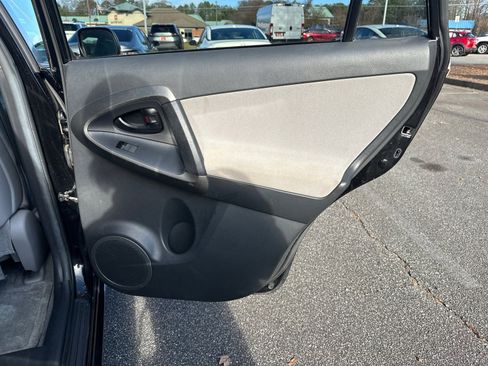 Used 2011 Toyota RAV4 2WD image 16