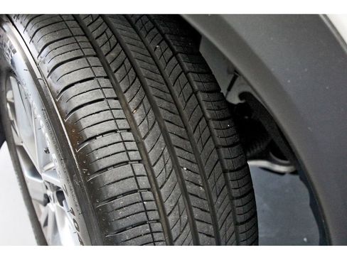Used 2024 Nissan Rogue S AWD/4WD image 30