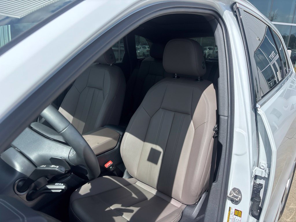 Used 2025 Audi Q5 Premium Plus w/ Premium Plus AWD/4WD image 23