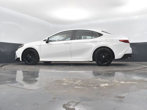 Used 2025 Toyota Camry SE image 53