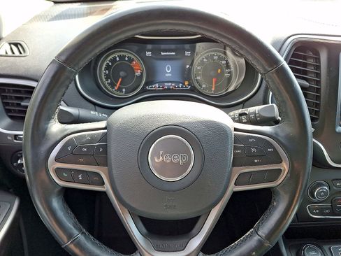 Used 2021 Jeep Cherokee Latitude Lux w/ Comfort/Convenience Group AWD/4WD image 16
