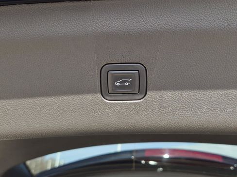 Used 2023 Buick Enclave Avenir w/ Avenir Technology Package image 11