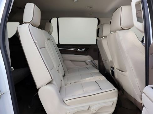 Used 2024 GMC Yukon XL Denali image 20
