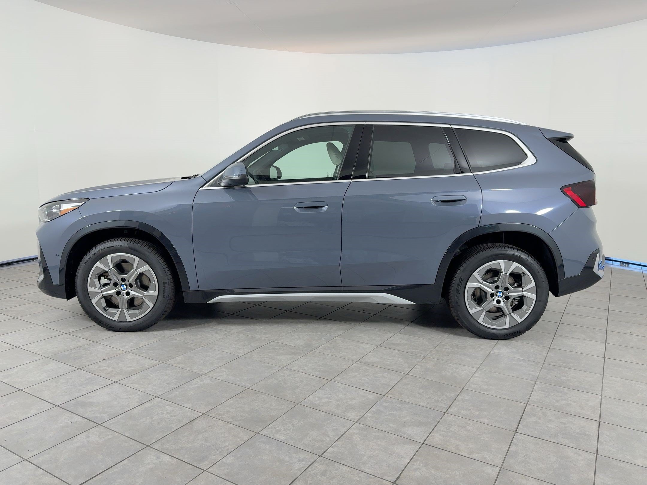 Used 2026 BMW X1 xDrive28i w/ Convenience Package AWD/4WD image 2