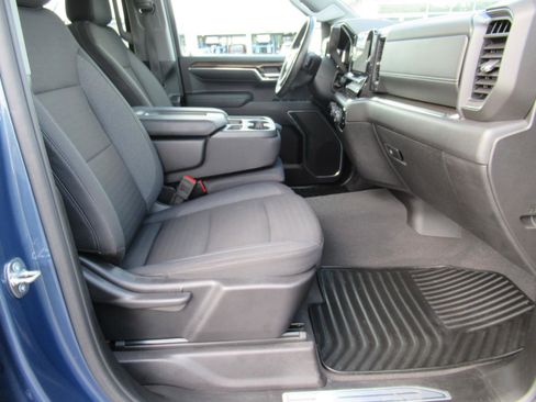 Used 2024 Chevrolet Silverado 1500 LT w/ Convenience Package II RWD image 13