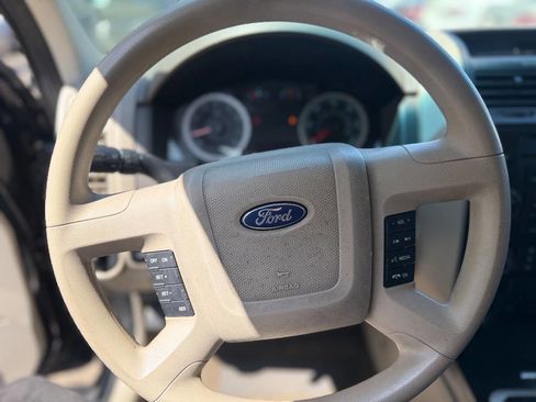 Used 2012 Ford Escape XLS image 9