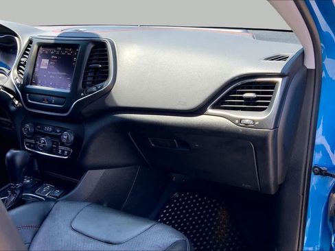 Used 2022 Jeep Cherokee Trailhawk w/ Sound & Nav Group AWD/4WD image 19