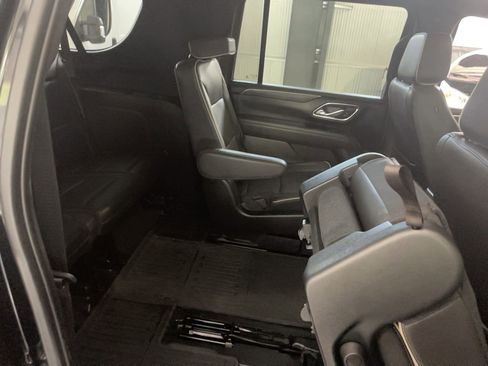 Used 2023 GMC Yukon XL SLT w/ SLT Premium Package AWD/4WD image 28