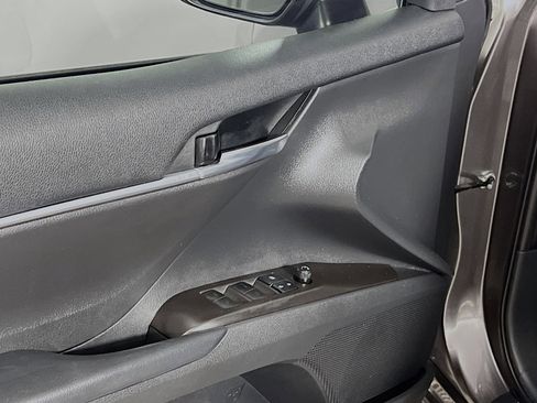 Used 2021 Toyota Camry LE FWD image 17