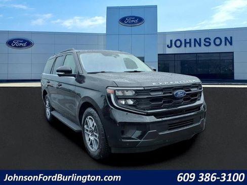 Certified 2025 Ford Expedition Active AWD/4WD image 1