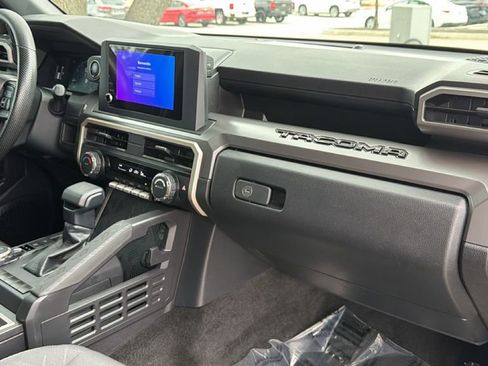 Certified 2024 Toyota Tacoma SR5 AWD/4WD image 40