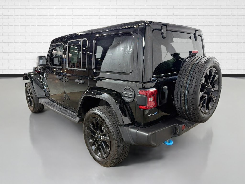 Used 2024 Jeep Wrangler Unlimited Sahara AWD/4WD image 7