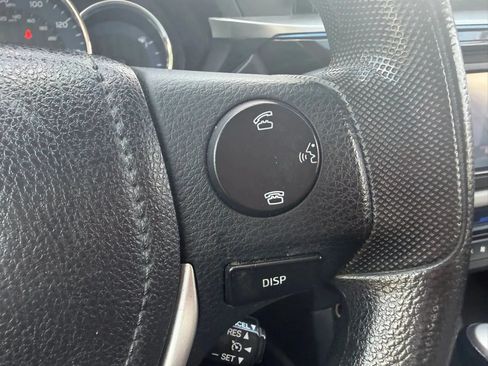 Used 2015 Toyota Corolla LE FWD image 14