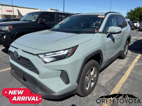 Used 2023 Toyota RAV4 XLE AWD/4WD image 9