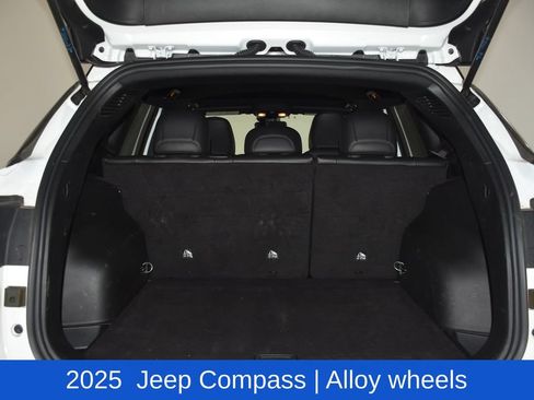 Used 2025 Jeep Compass Limited AWD/4WD image 31