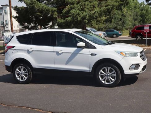Used 2017 Ford Escape SE AWD/4WD image 2