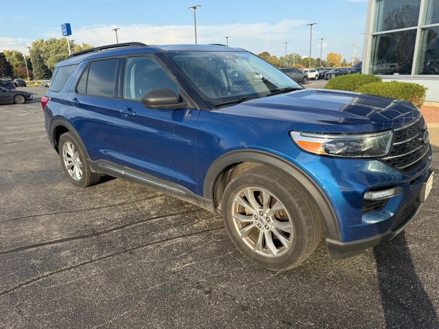 Used 2020 Ford Explorer XLT w/ Equipment Group 202A AWD/4WD image 2