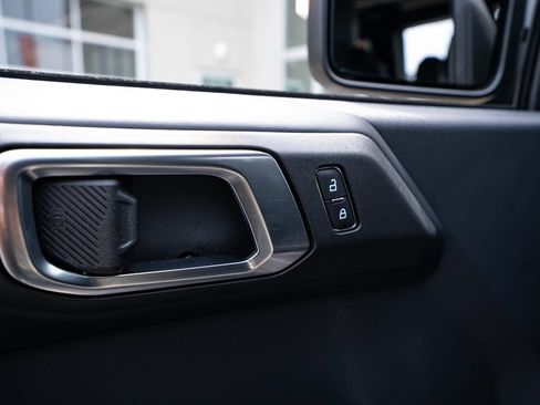 Used 2025 Ford Bronco Raptor AWD/4WD image 27