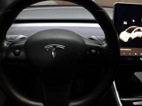 Used 2020 Tesla Model Y Performance image 18