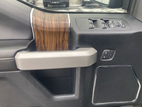 Used 2018 Ford F150 Lariat image 13