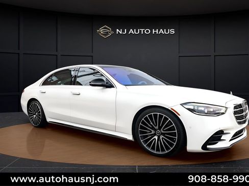 Used 2022 Mercedes-Benz S 500 4MATIC w/ AMG Line Package image 1