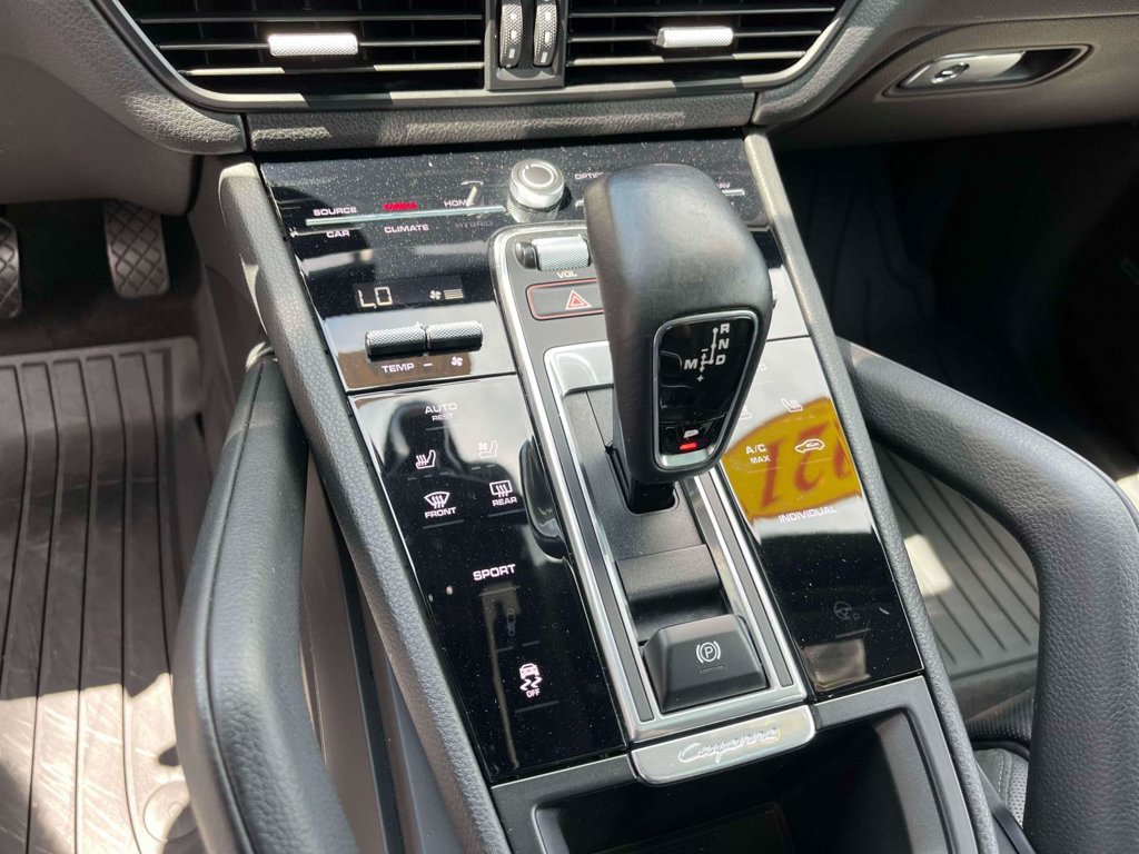 Used 2021 Porsche Cayenne AWD/4WD image 31
