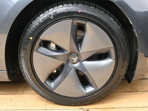 Used 2020 Tesla Model 3 Long Range AWD/4WD image 13