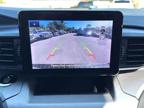 Used 2020 Ford Explorer XLT image 23