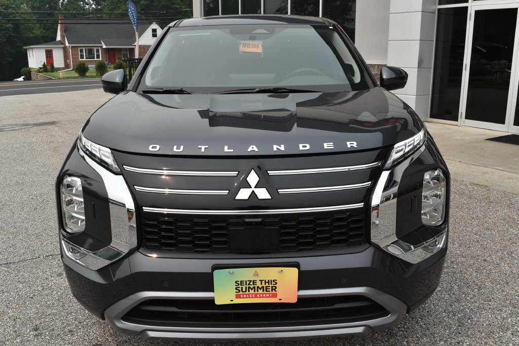 New 2025 Mitsubishi Outlander AWD image 3