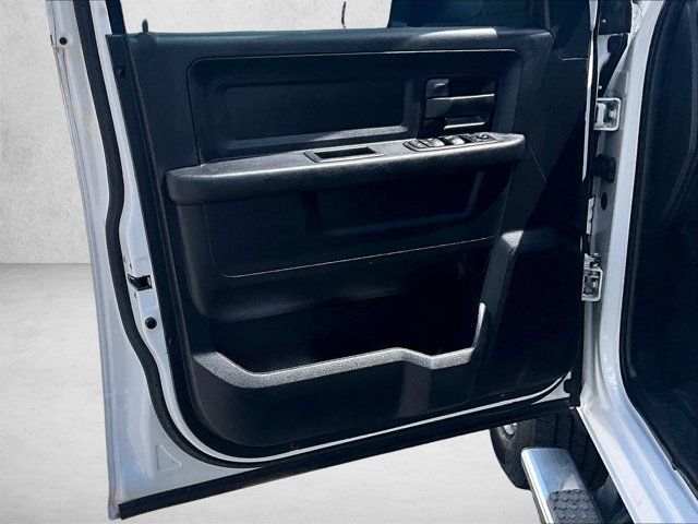 Used 2016 RAM 2500 Tradesman w/ Chrome Appearance Group AWD/4WD image 17