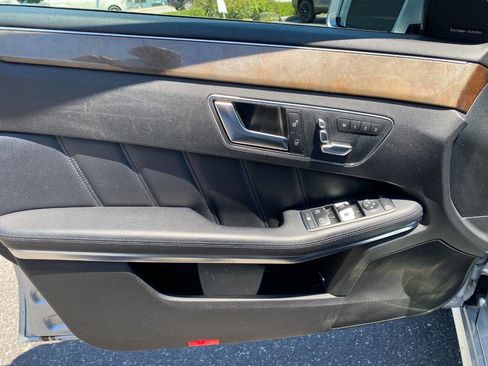Used 2014 Mercedes-Benz E 250 BlueTEC 4MATIC Sedan w/ Premium 1 Package image 11