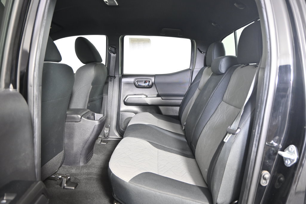 Used 2023 Toyota Tacoma TRD Sport AWD/4WD image 17