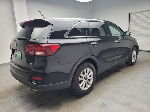 Used 2020 Kia Sorento LX image 10