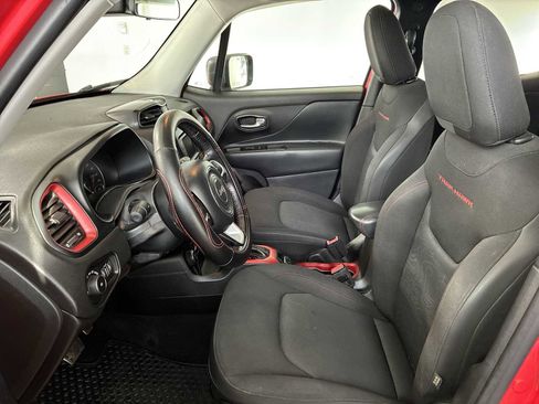 Used 2017 Jeep Renegade Trailhawk image 13